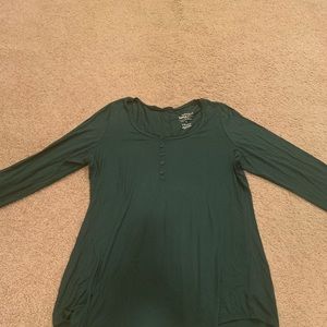 🌿 Torrid hunter green tunic w/ lace sleeve detail